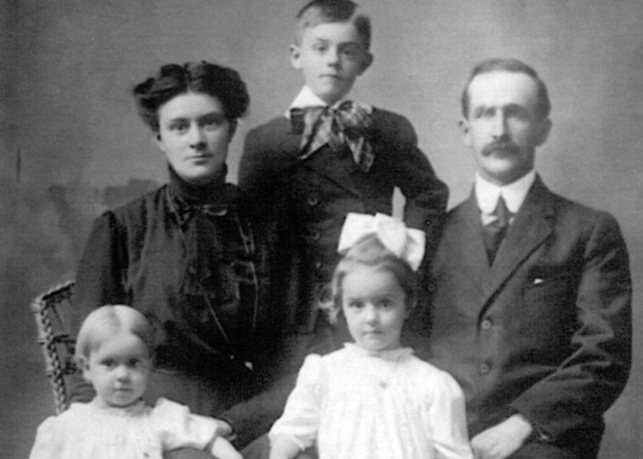 La famille de Wilbert E. Blossom et de Mary Ada Hamel vers 1913. Photographie fournie par Greg Matthews, leur arrière-petit-fils.