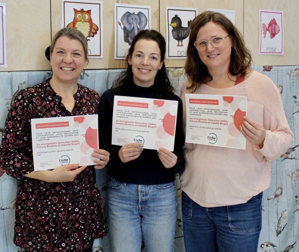 les professeurs Geneviève Hallée, Karyna Bilodeau et Isabelle Bingelli reçoivent le Prix Câlin du don de soi.